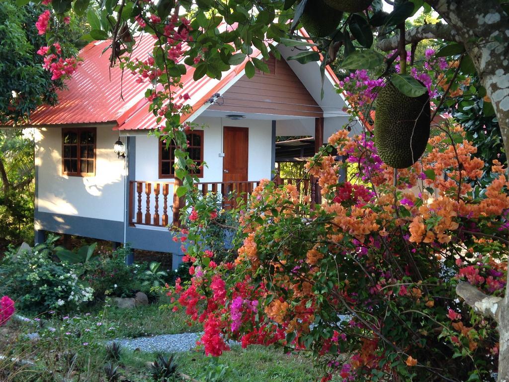 Areeya Resort Watthana Nakhon Exterior foto