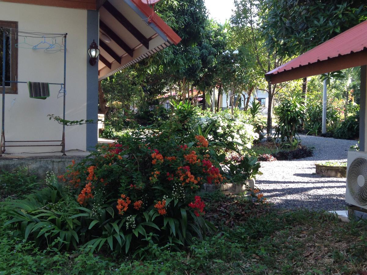 Areeya Resort Watthana Nakhon Exterior foto