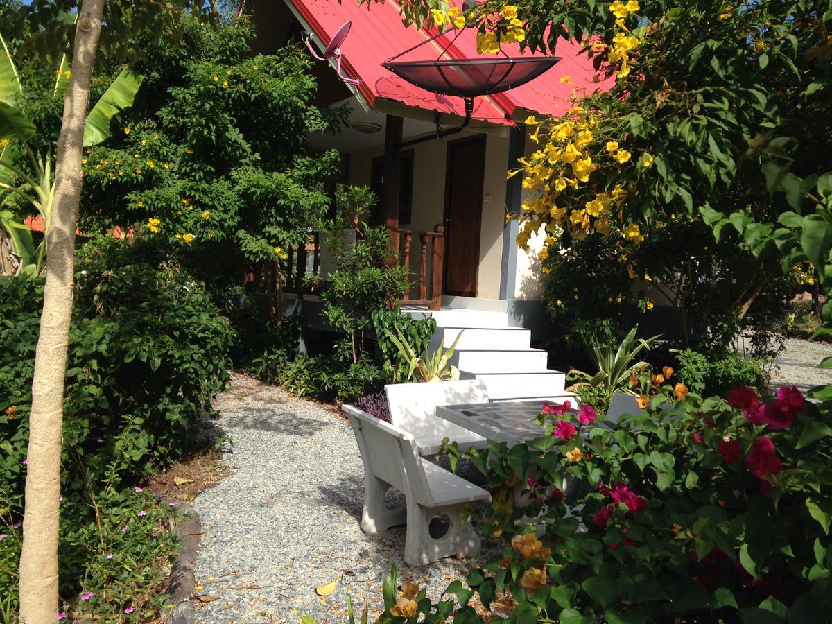 Areeya Resort Watthana Nakhon Exterior foto