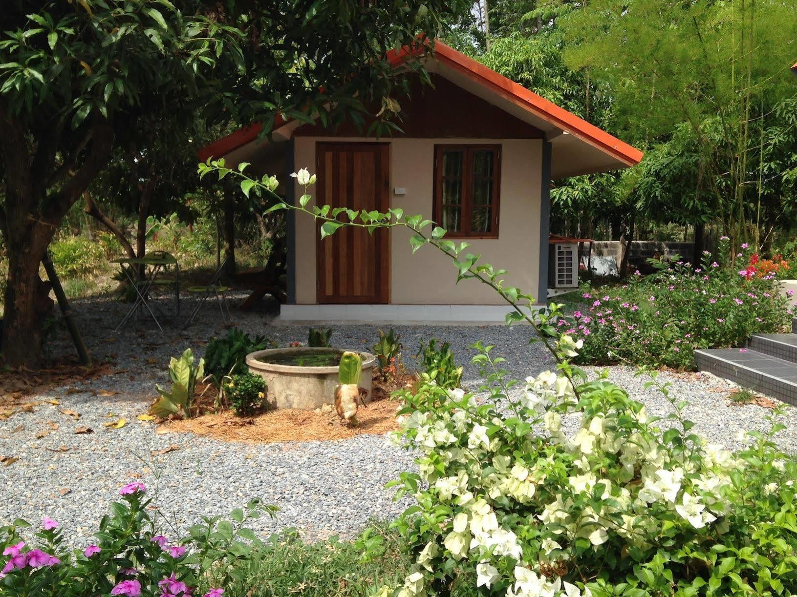 Areeya Resort Watthana Nakhon Exterior foto